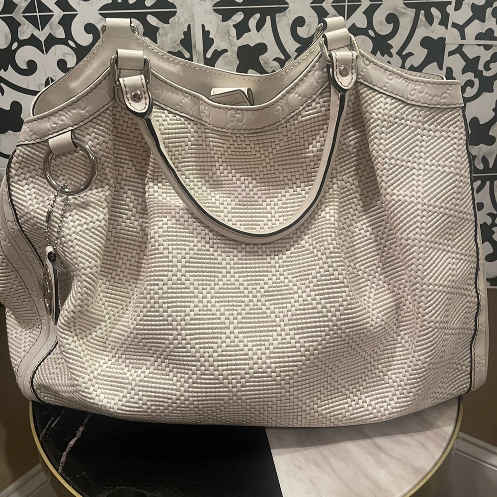 EUC Gucci Diamanté Leather and Raffia Sukey Hobo with Monogram trim